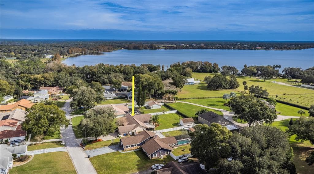 11113 LAKE SASSA DRIVE THONOTOSASSA, FL 33592