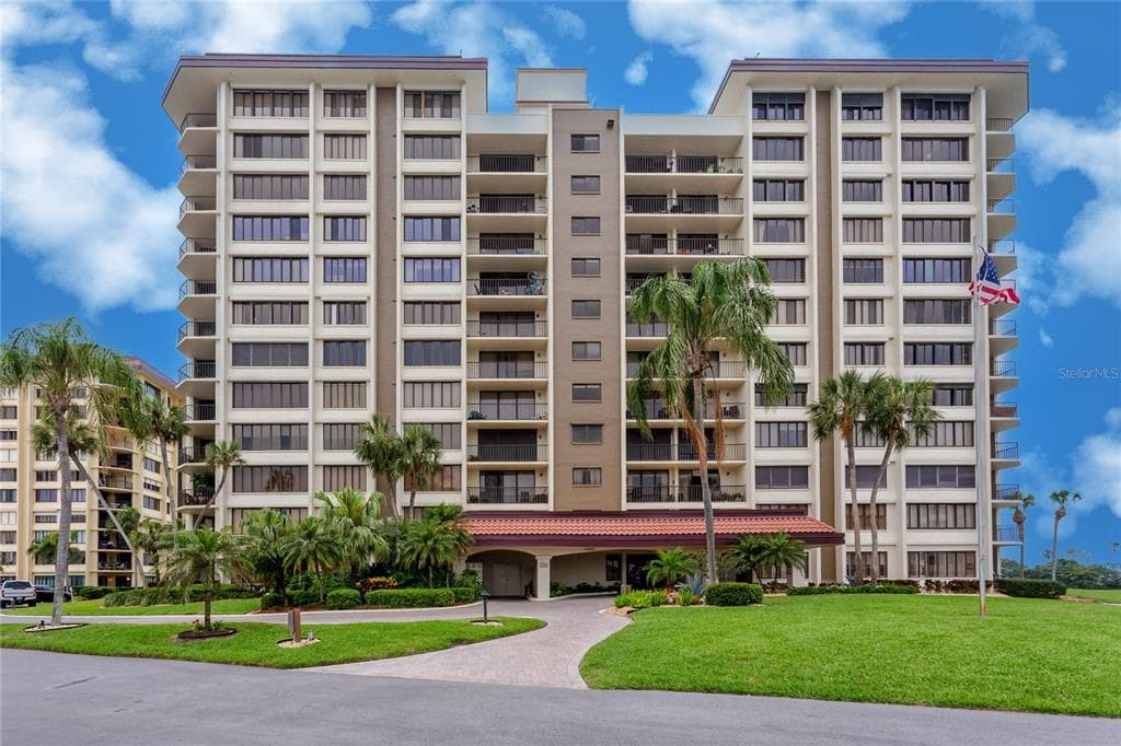 736 ISLAND WAY UNIT 201 CLEARWATER, FL 33767