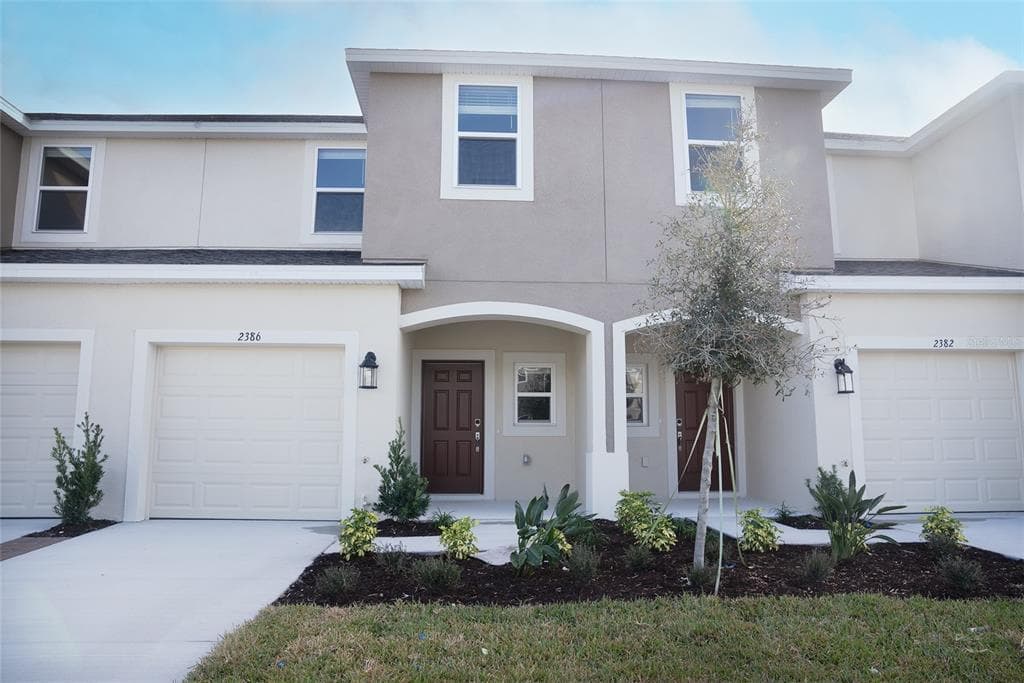 2386 PARAVANE WAY WESLEY CHAPEL, FL 33543
