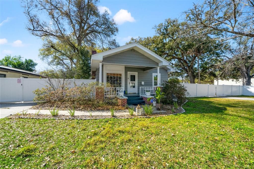 905 E HANNA AVENUE TAMPA, FL 33604