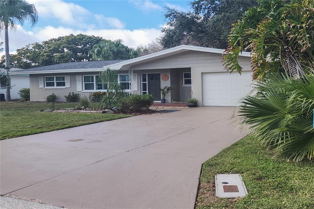 1512 GLADYS CIRCLE