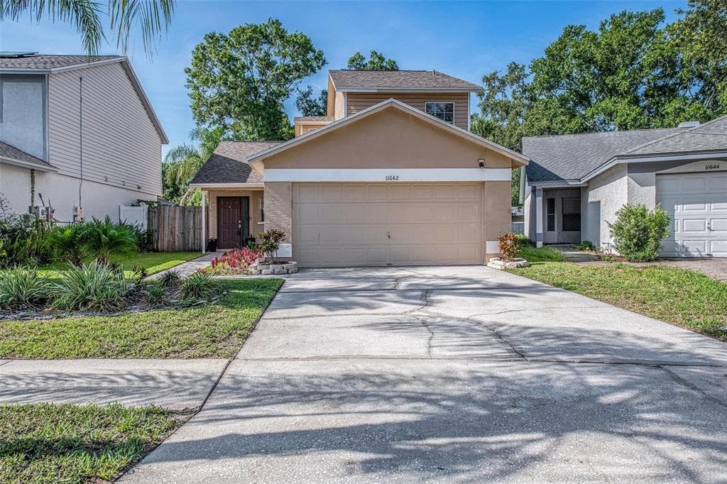 11642 HIDDEN HOLLOW CIRCLE TAMPA, FL 33635