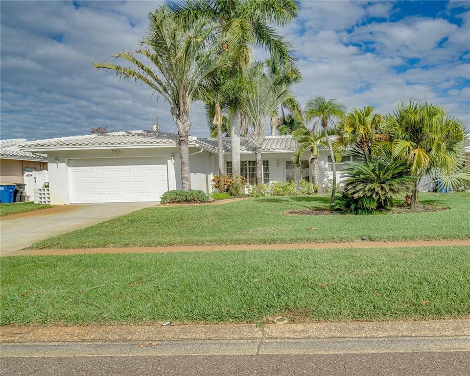 2082 ENVOY COURT CLEARWATER, FL 33764
