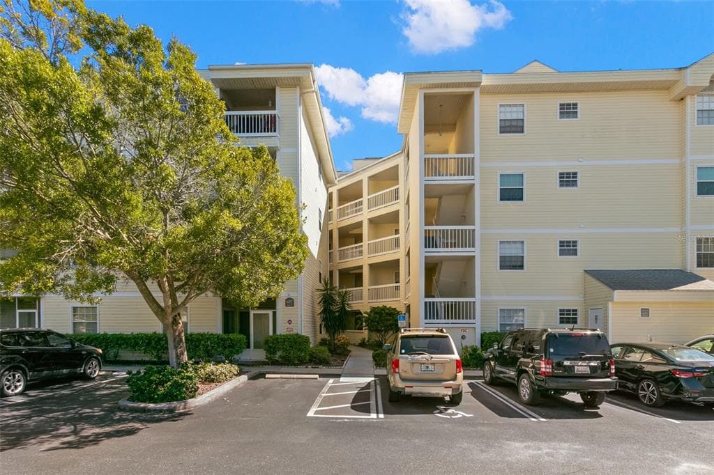 6817 STONES THROW CIRCLE N UNIT 17305 ST PETERSBURG, FL 33710