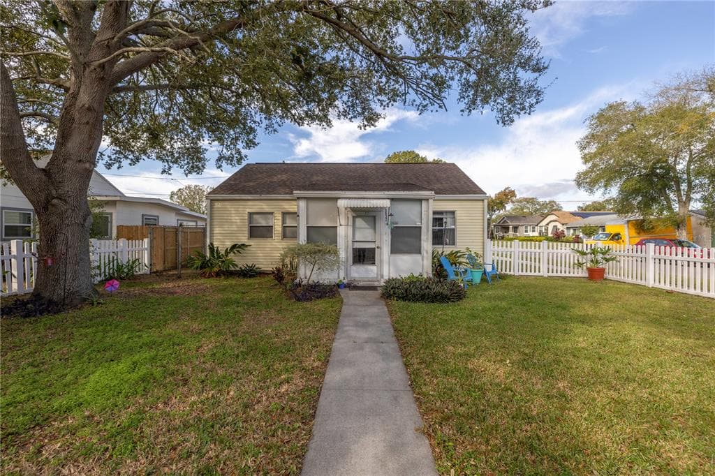 5622 DR MARTIN LUTHER KING JR STREET N ST PETERSBURG, FL 33703