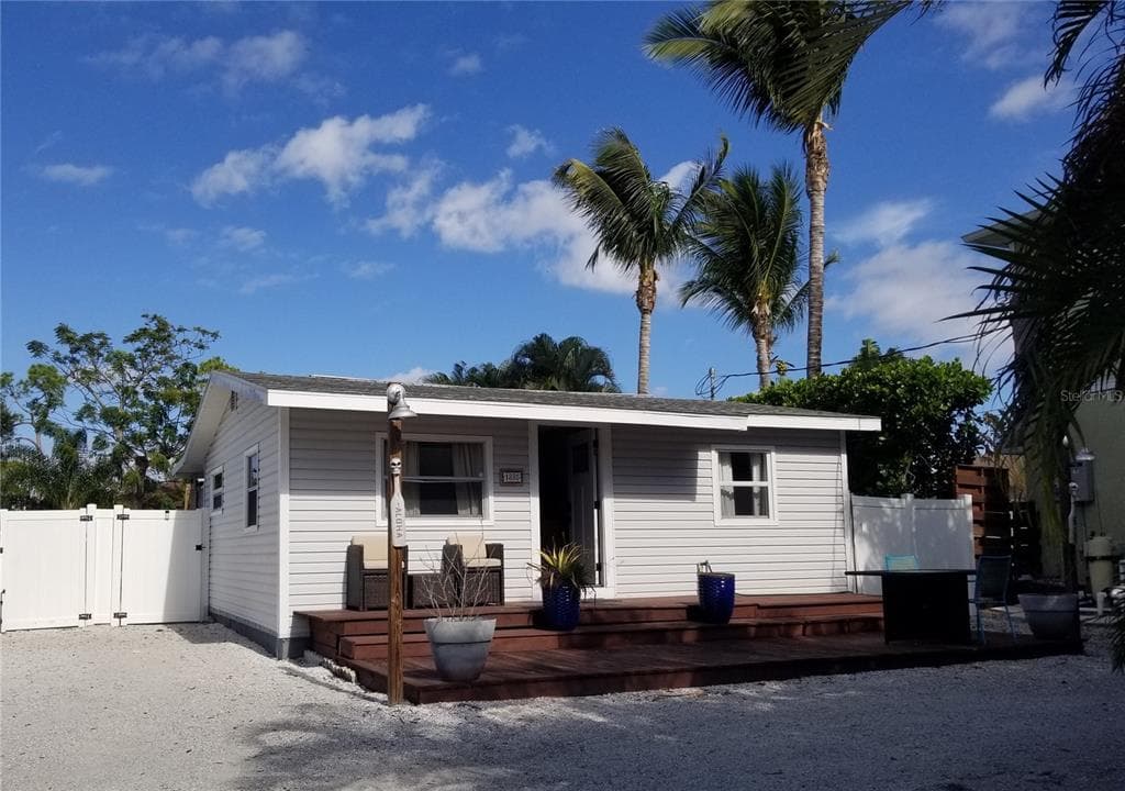 1885 VAMO WAY SARASOTA, FL 34231