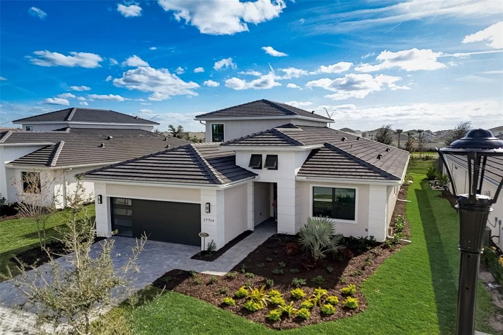 17714 CRESSWIND TERRACE LAKEWOOD RANCH, FL 34211