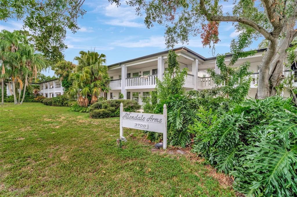 3700 HAINES ROAD N UNIT 10 ST PETERSBURG, FL 33704