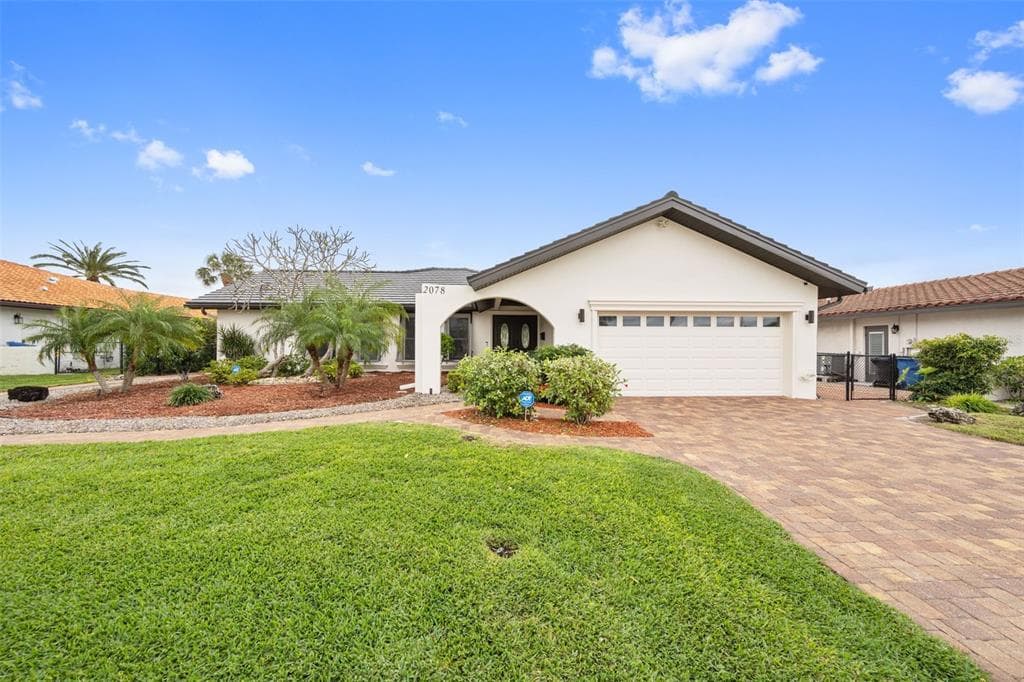 2078 MONTANA AVENUE NE ST PETERSBURG, FL 33703