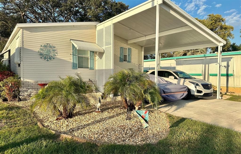 9790 66TH STREET N UNIT 402 PINELLAS PARK, FL 33782