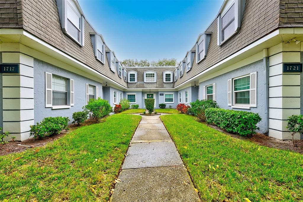 1717 BELLEAIR FOREST DRIVE UNIT B BELLEAIR, FL 33756