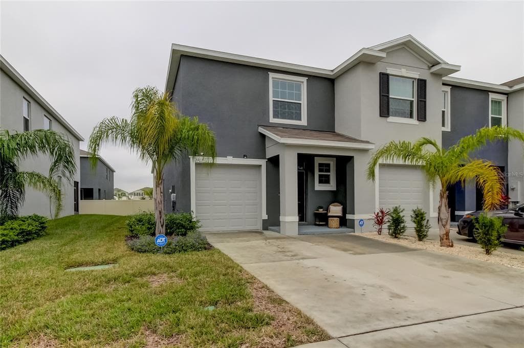 2907 PEONY PRAIRIE LANE WESLEY CHAPEL, FL 33543