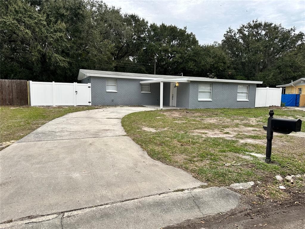 4615 BURKETT CIRCLE TAMPA, FL 33634