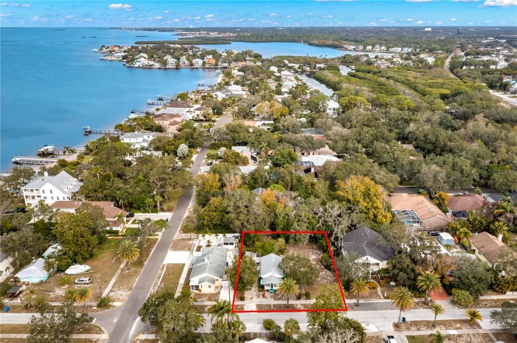 516 OHIO AVENUE CRYSTAL BEACH, FL 34681