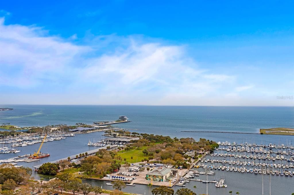 301 1ST STREET S UNIT 2504 ST PETERSBURG, FL 33701