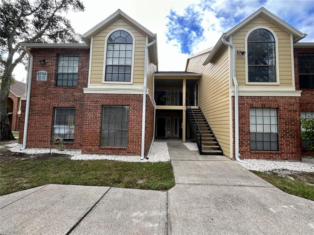 8758 MALLARD RESERVE DRIVE UNIT 201 TAMPA, FL 33614
