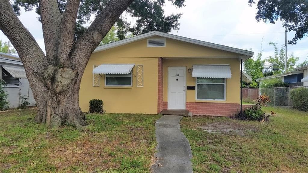 685 71ST AVENUE N ST PETERSBURG, FL 33702