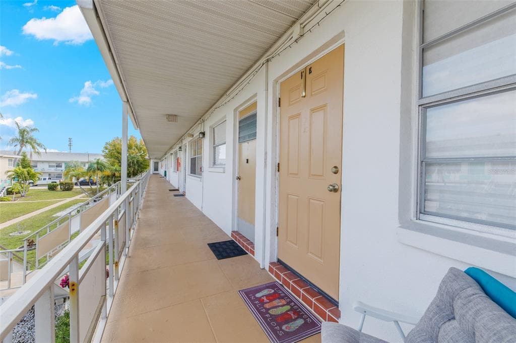 5940 21ST STREET N UNIT 17 ST PETERSBURG, FL 33714