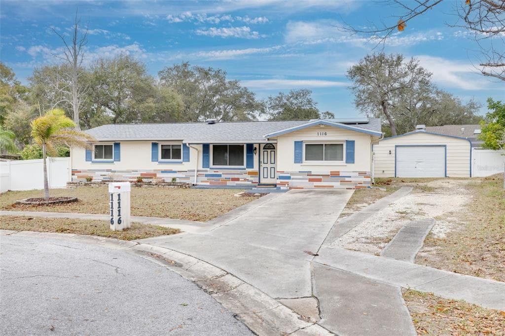 1116 WINDSOR HILL WAY TARPON SPRINGS, FL 34689