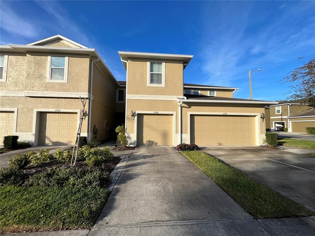 2104 LENNOX DALE LANE BRANDON, FL 33510