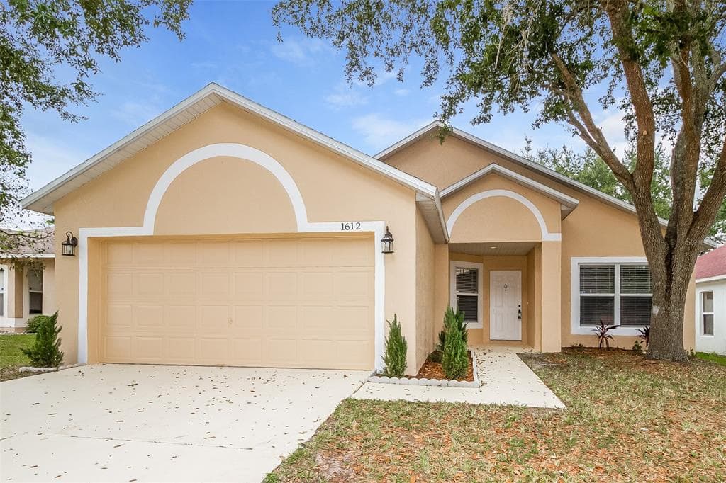 1612 WESTMINSTER TRAIL CLERMONT, FL 34714