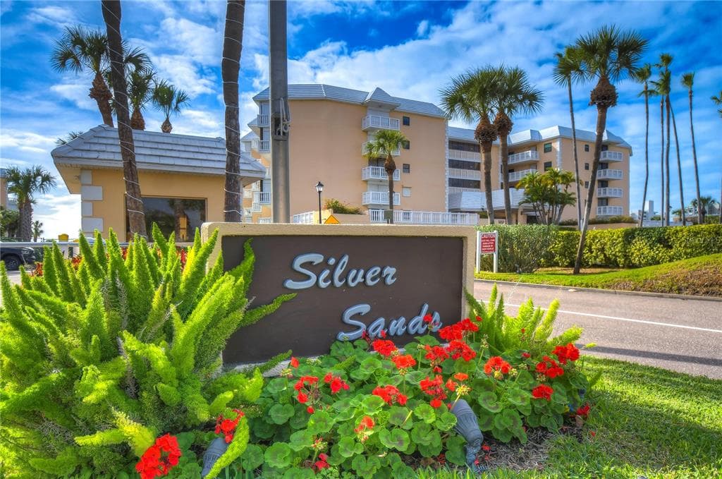 6650 SUNSET WAY UNIT 104 ST PETE BEACH, FL 33706