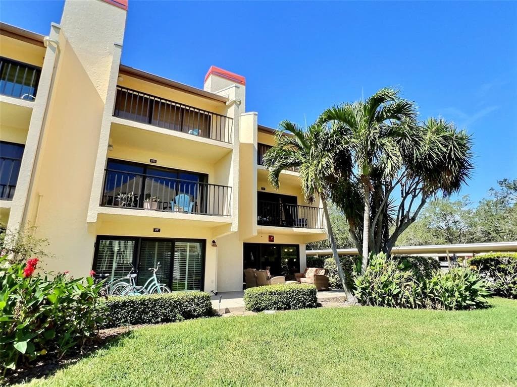7530 SUNSHINE SKYWAY LANE S UNIT P7 ST PETERSBURG, FL 33711