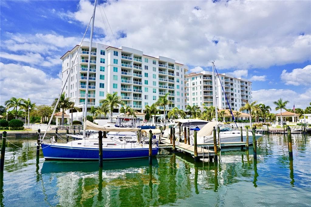 1325 SNELL ISLE BOULEVARD NE UNIT 505 ST PETERSBURG, FL 33704