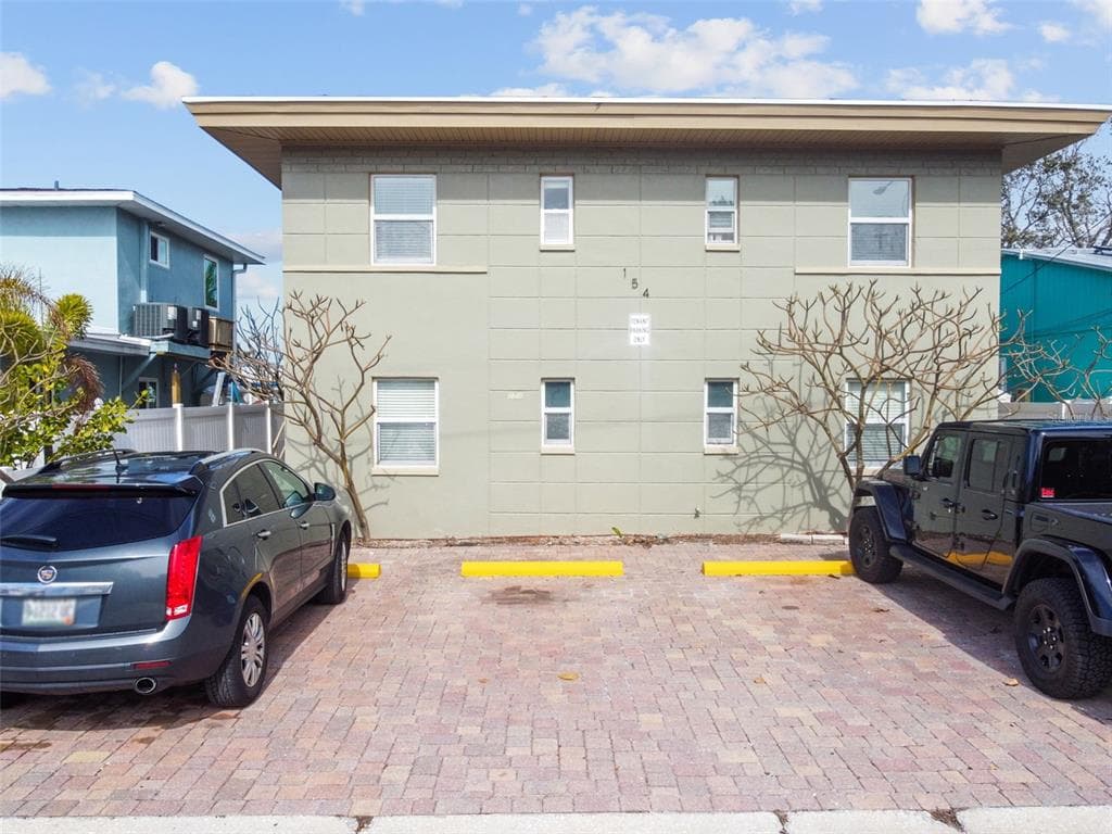 154 131ST AVENUE E UNIT 1 MADEIRA BEACH, FL 33708