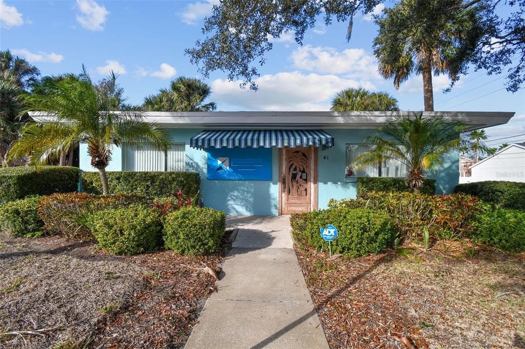 41 N RING AVE TARPON SPRINGS, FL 34689