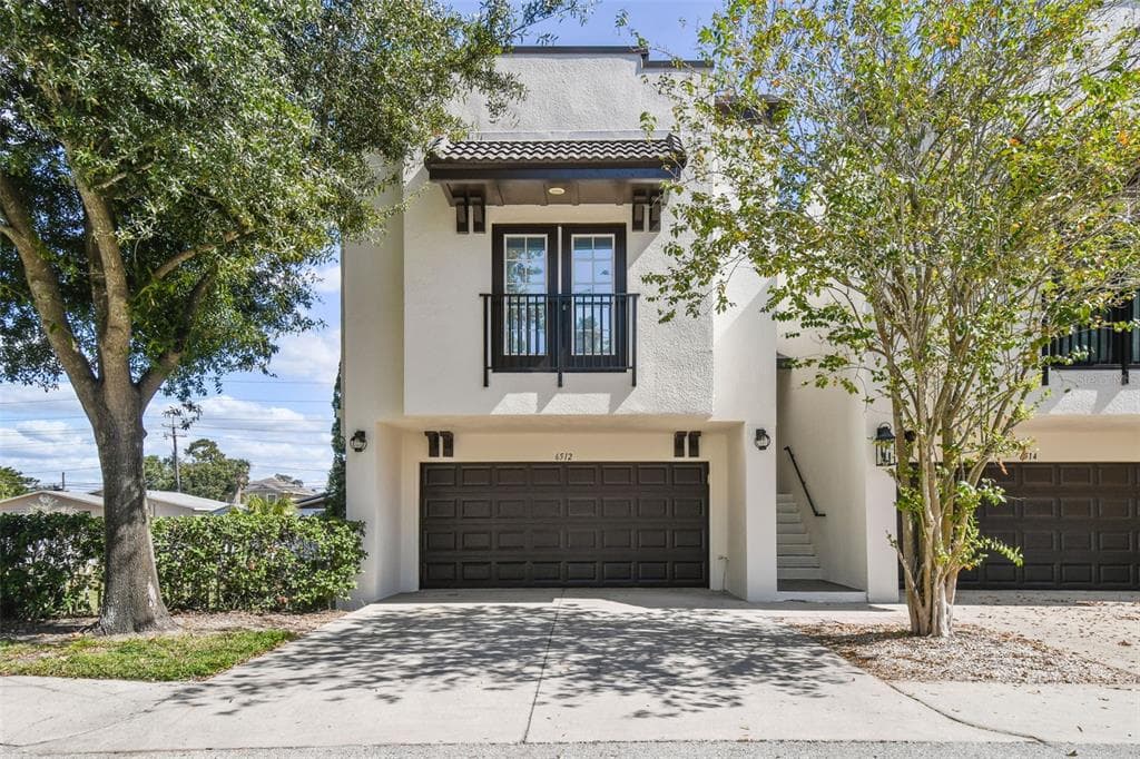 6512 BISCAYNE SHORE LANE TAMPA, FL 33611