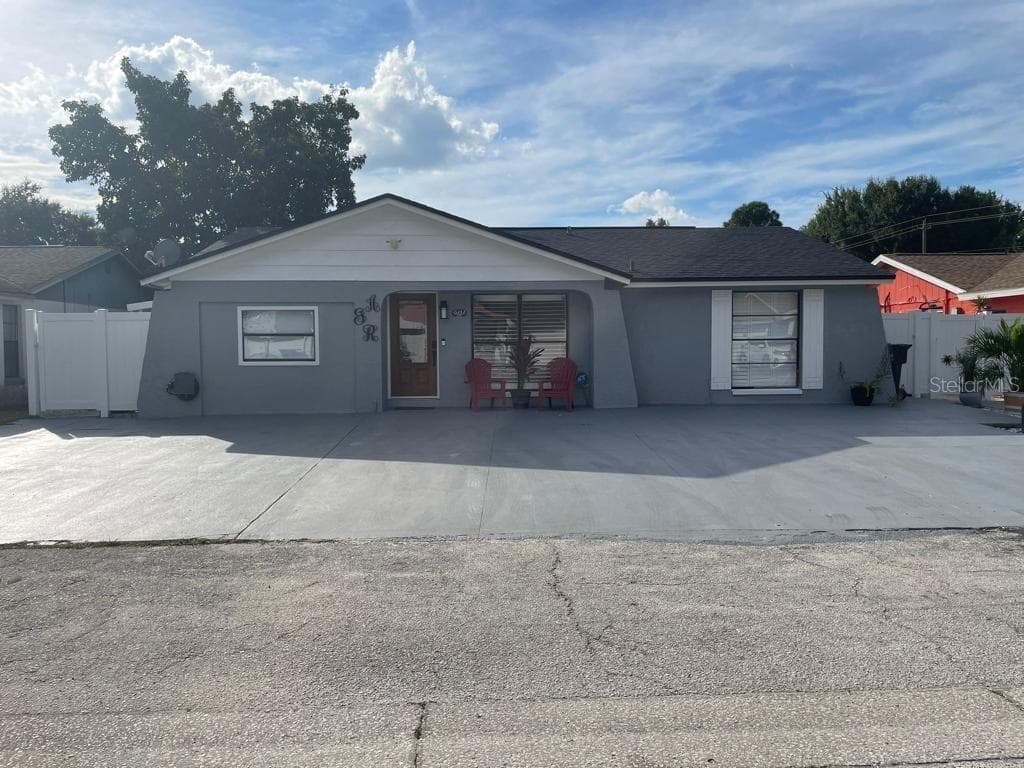 8212 PENNYWELL PLACE TAMPA, FL 33615