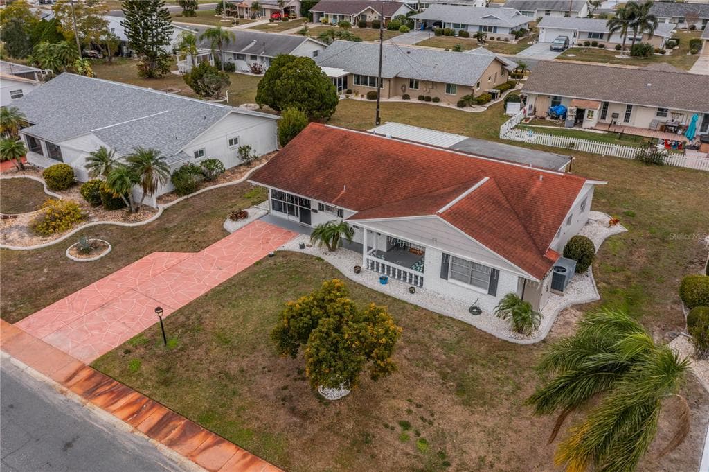 1511 BELLE GLADE AVENUE SUN CITY CENTER, FL 33573