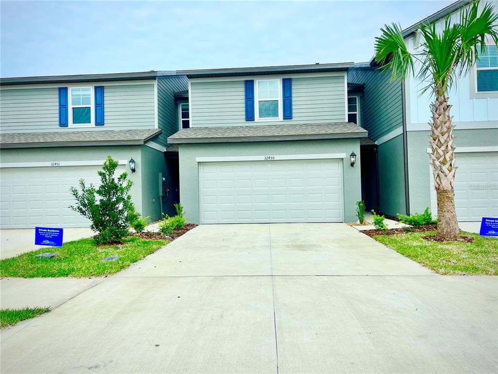 32455 LIMITLESS PLACE WESLEY CHAPEL, FL 33545