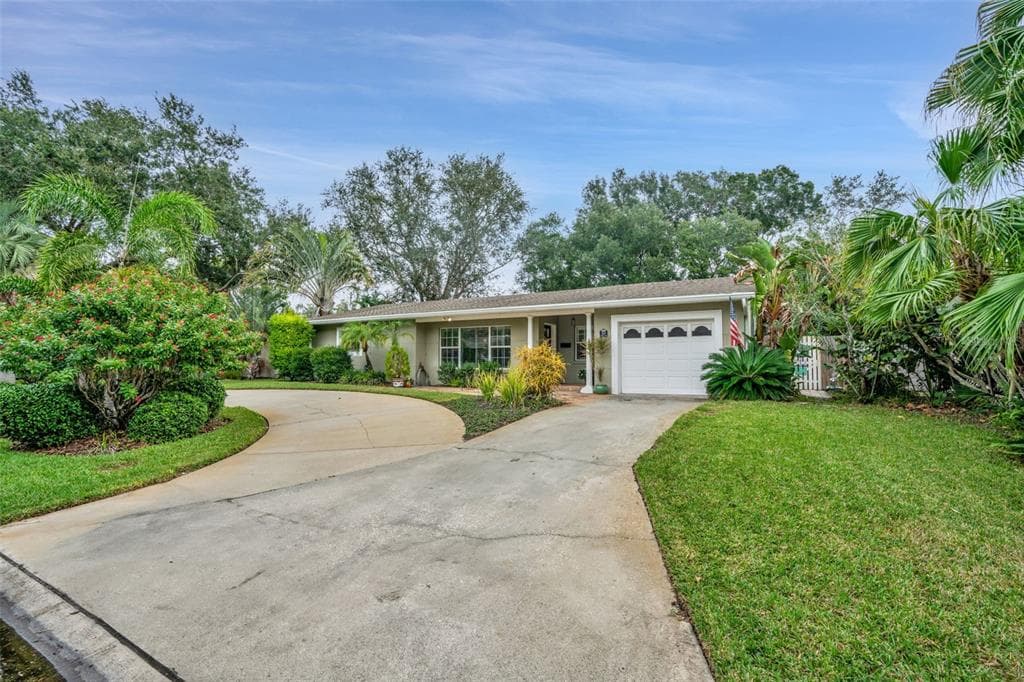 1707 LAURIE LANE BELLEAIR, FL 33756