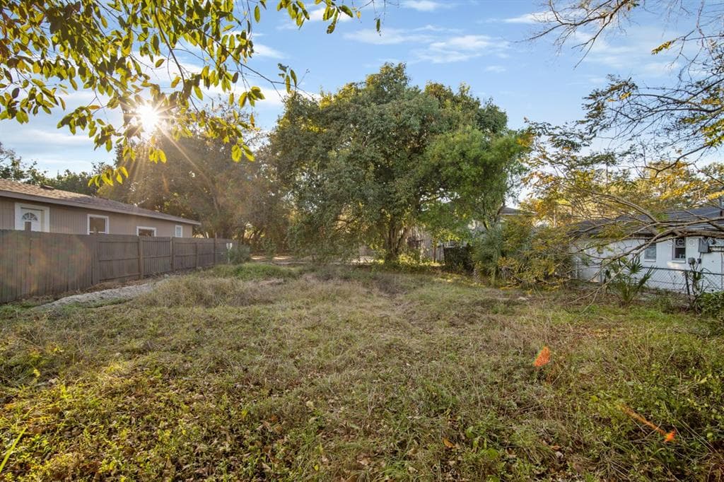 5707 7TH STREET COURT E BRADENTON, FL 34203