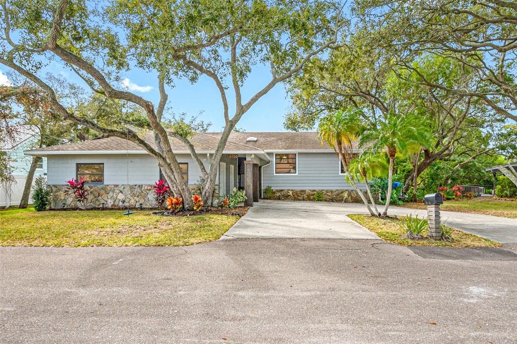 12756 POINSETTIA AVENUE SEMINOLE, FL 33776