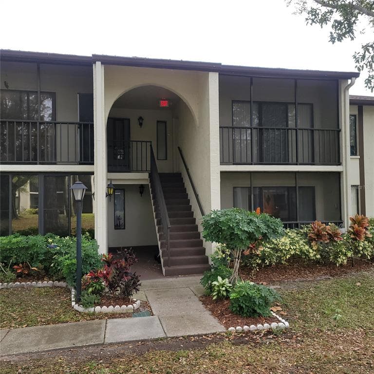 2568 PINE RIDGE WAY S UNIT B1 PALM HARBOR, FL 34684