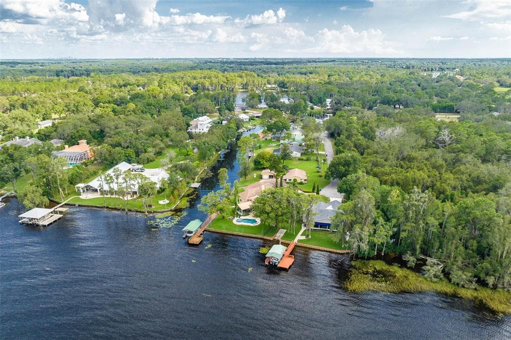 17527 CANAL SHORES DRIVE ODESSA, FL 33556