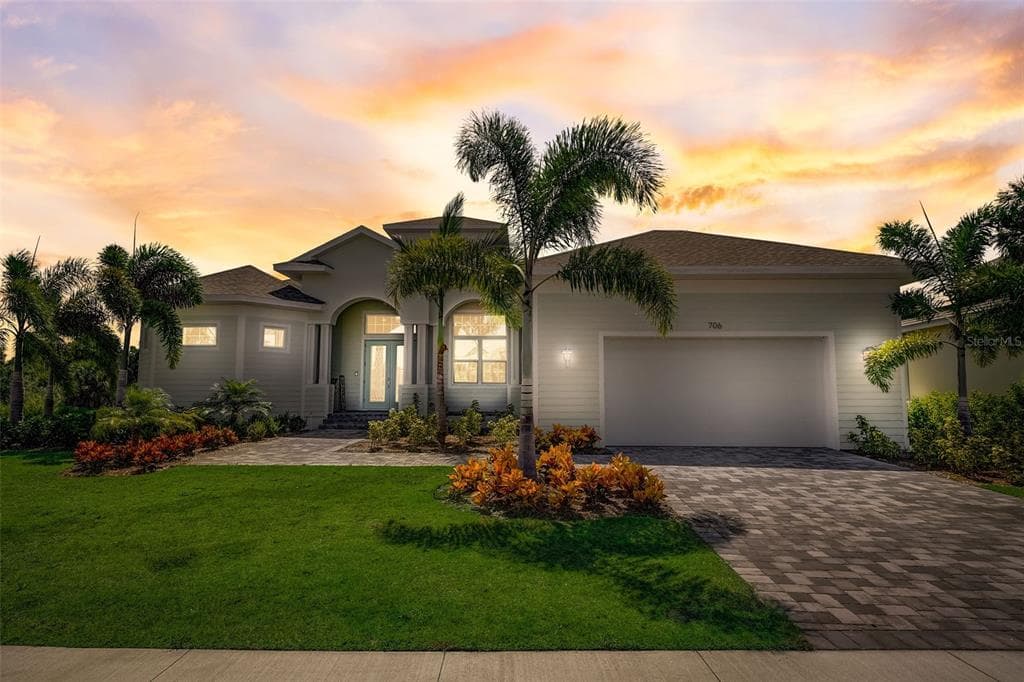 706 MANNS HARBOR DRIVE APOLLO BEACH, FL 33572