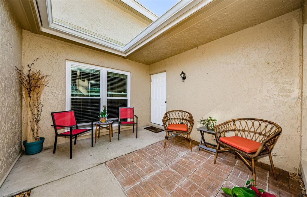 1573 AMBERLEA DRIVE S DUNEDIN, FL 34698