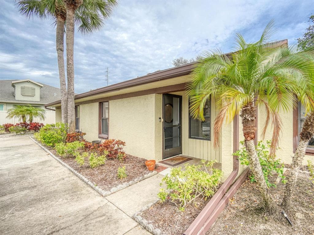 1355 POWDERPUFF DRIVE UNIT 902 DUNEDIN, FL 34698