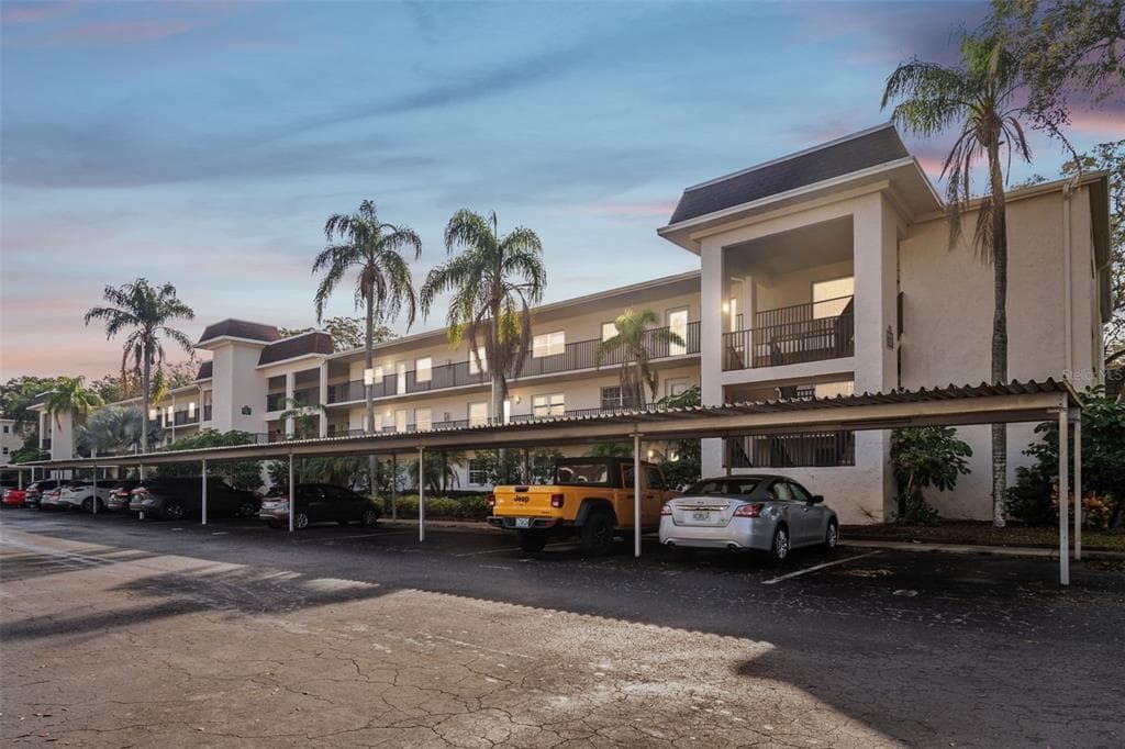 831 MAPLE COURT UNIT 209 DUNEDIN, FL 34698