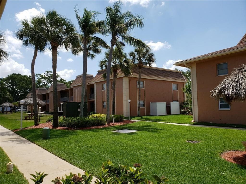 12760 INDIAN ROCKS ROAD UNIT 611 LARGO, FL 33774