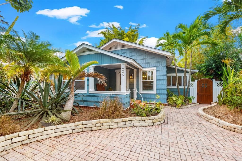 245 17TH AVENUE N ST PETERSBURG, FL 33704