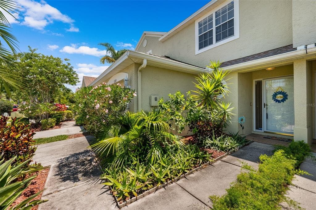11260 KAPOK GRAND CIRCLE MADEIRA BEACH, FL 33708
