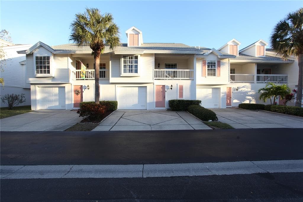 185 SUN ISLE CIRCLE TREASURE ISLAND, FL 33706