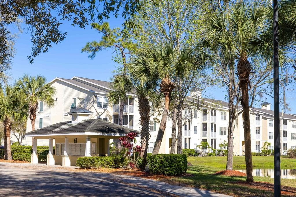 18135 BRIDLE CLUB DRIVE UNIT Building 12 TAMPA, FL 33647