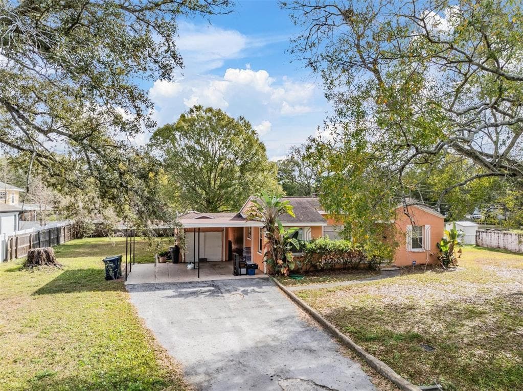 2307 N ELCOE DRIVE TAMPA, FL 33603