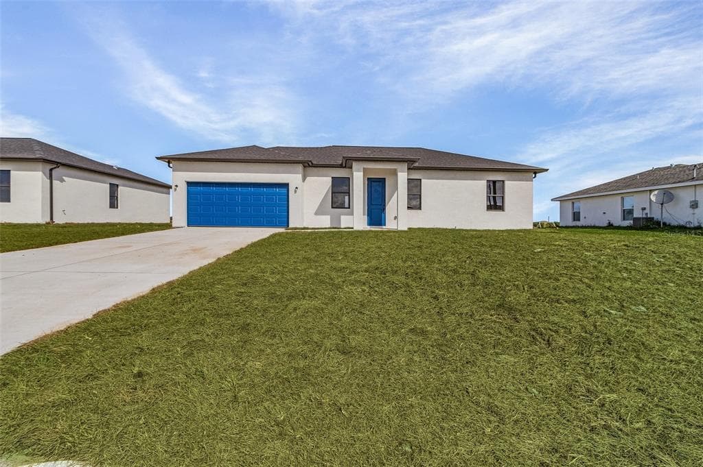 9027 MAYWOOD CIRCLE LABELLE, FL 33935